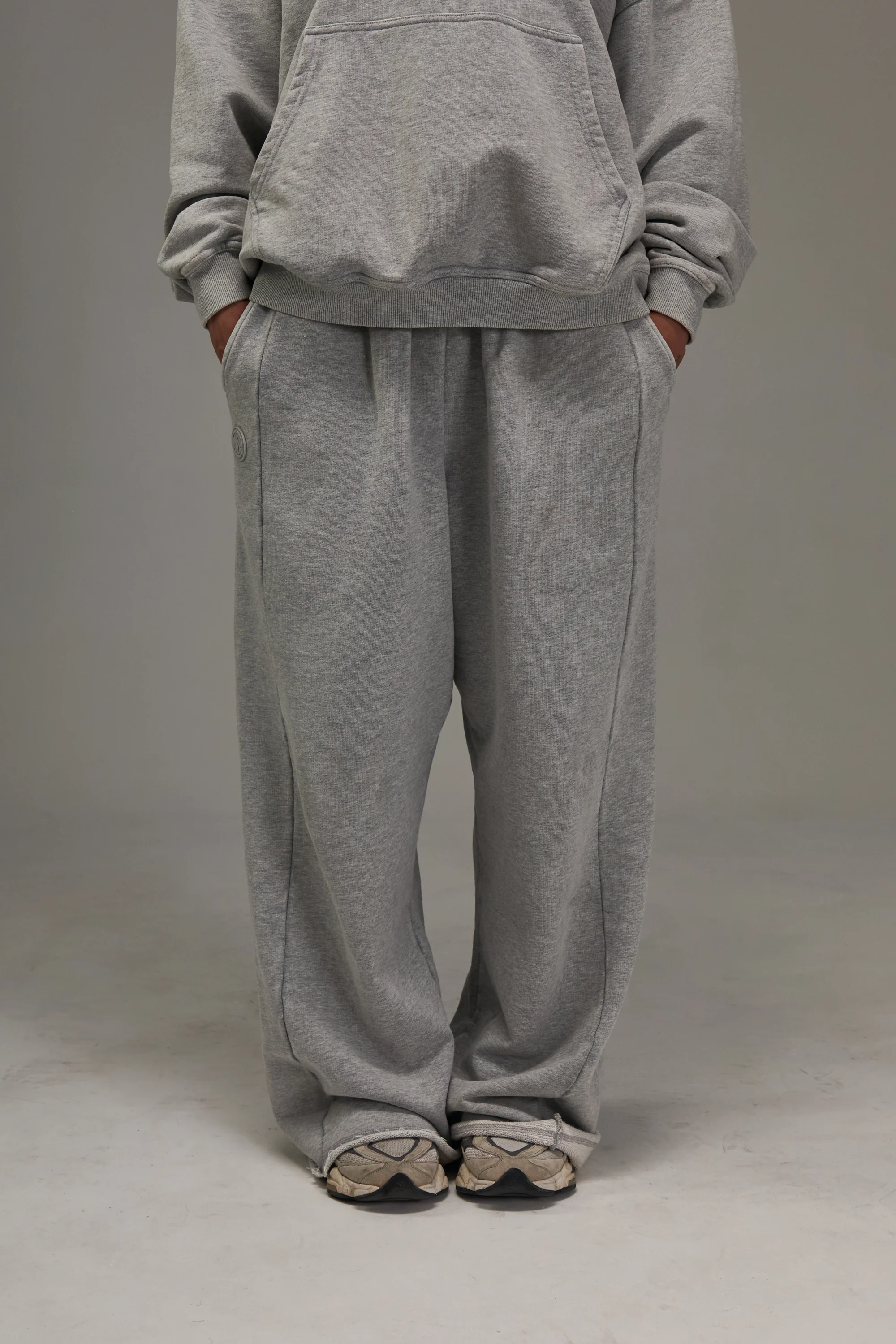 Heather grey Heavyweight Sweatpants - Image 4