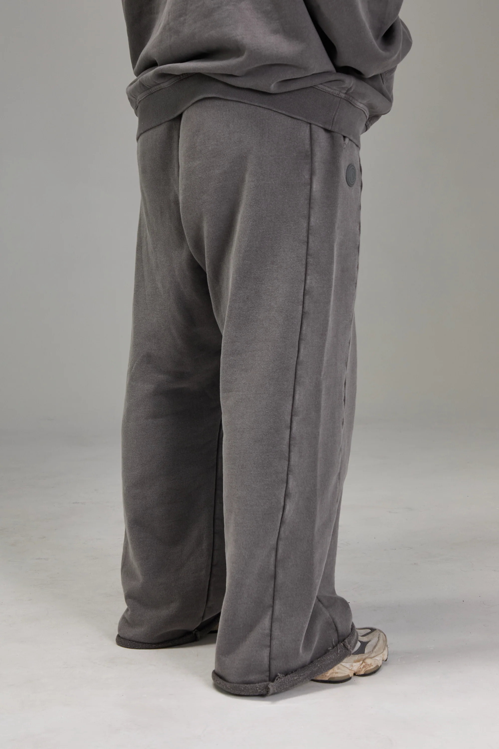 Gunmetal Gray Heavyweight Sweatpants - Image 4